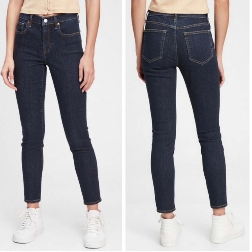 Gap skinny mid rise dark indigo jeans. | Size 26 R